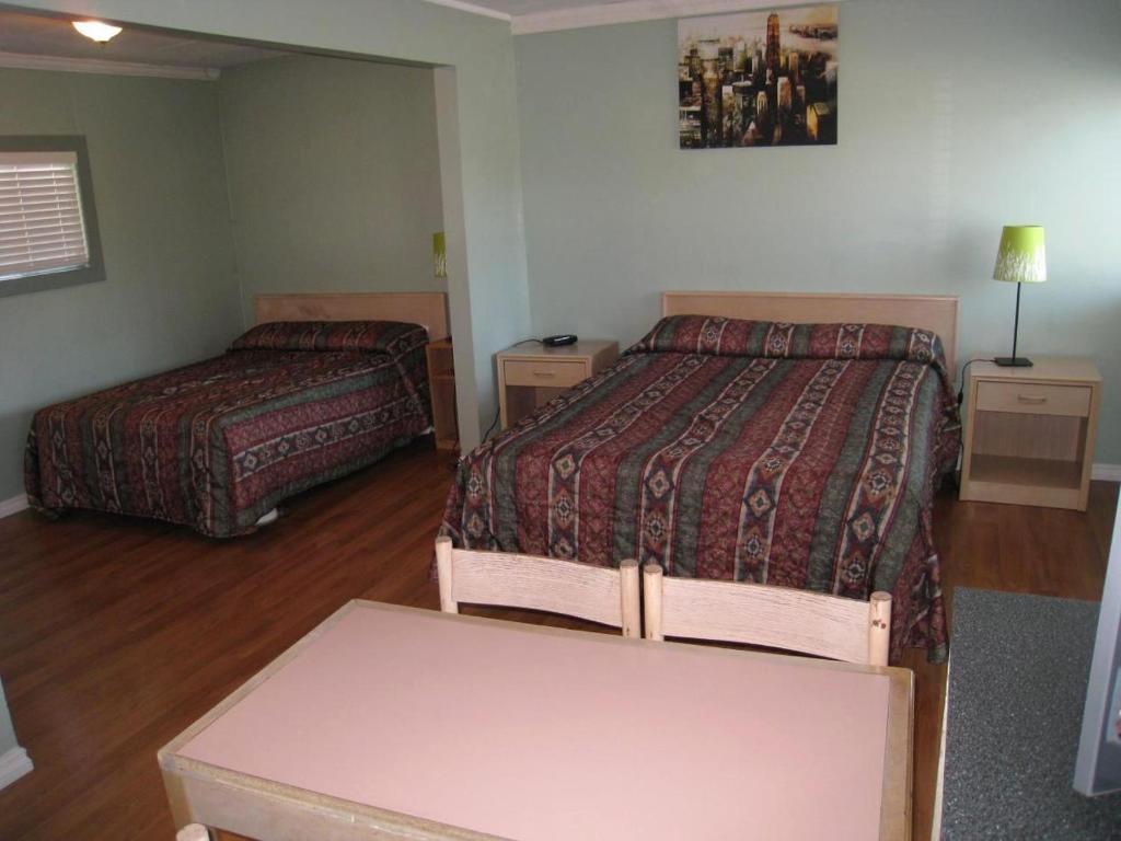 Beach Grove Motel Tsawwassen Oda fotoğraf